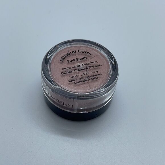 Deluvia Demure Mineral Eyeshadow Color -Pink Suede - Picture 4 of 4